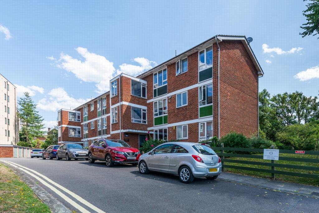 2 bed Apartment for rent in Eltham. From CKB Estate Agents - Eltham 2 bed Apartment for rent in Eltham. From CKB Estate Agents - Eltham