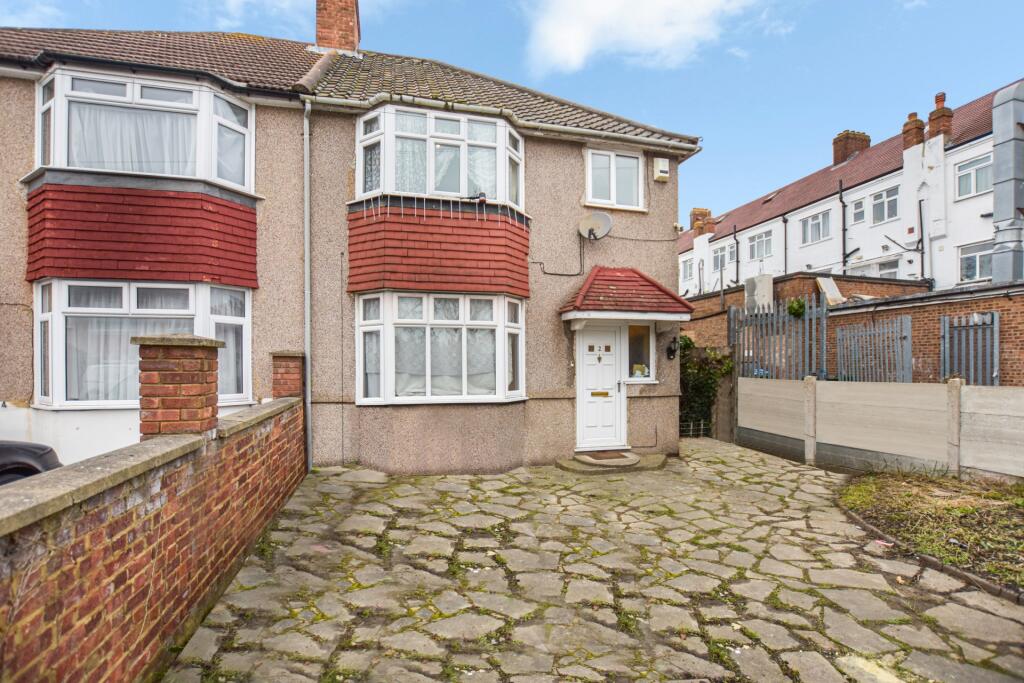 3 bed Semi Detached for rent in London. From CKB Estate Agents - Eltham 3 bed Semi Detached for rent in London. From CKB Estate Agents - Eltham