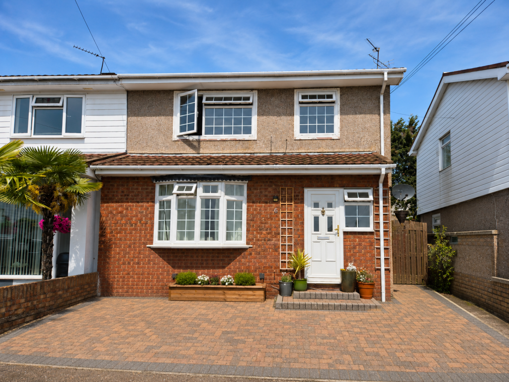 3 bed Semi Detached for rent in Loughton. From Clarke Residential - Chingford