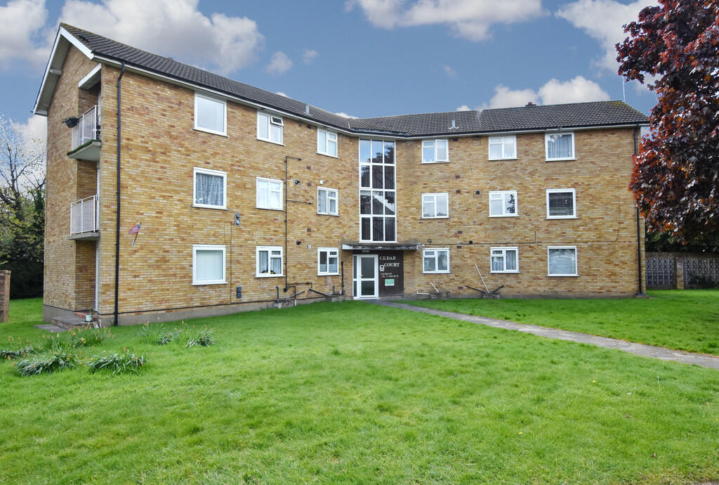 2 bed Flat for rent in Watford. From Claytons Estate Agents - Garston