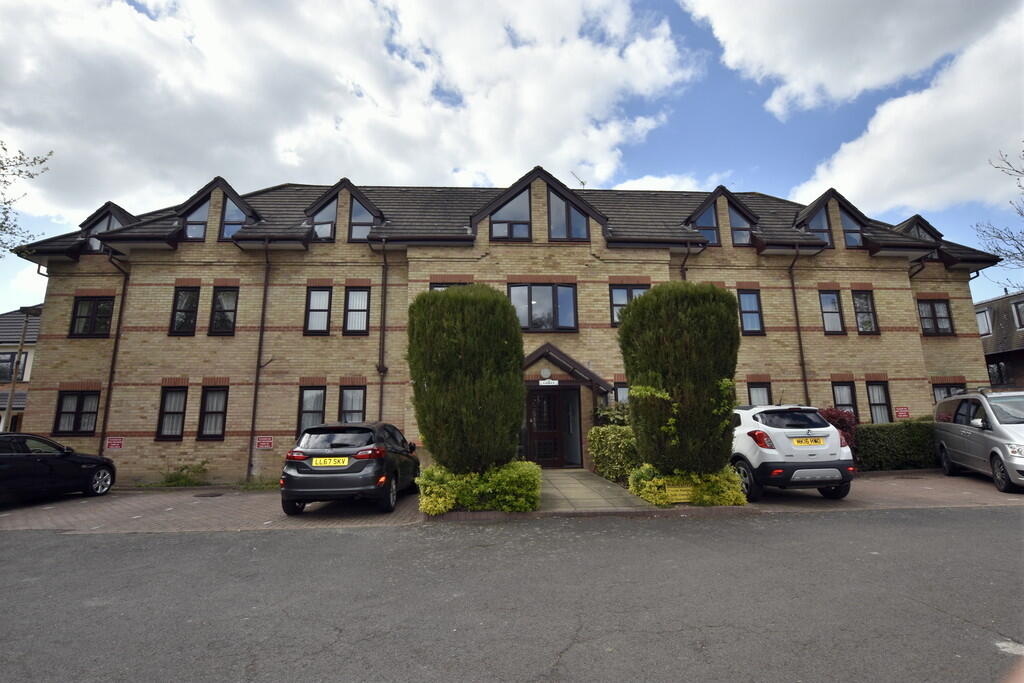 2 bed Apartment for rent in Aldenham. From Claytons Estate Agents - Garston