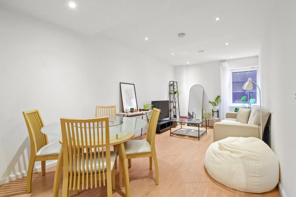 2 bed Apartment for rent in London. From Lyons London - Hackney