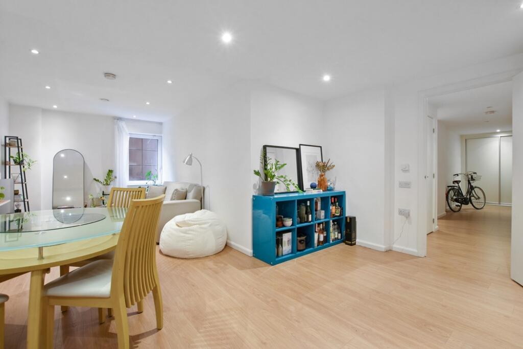 2 bed Apartment for rent in London. From Lyons London - Hackney