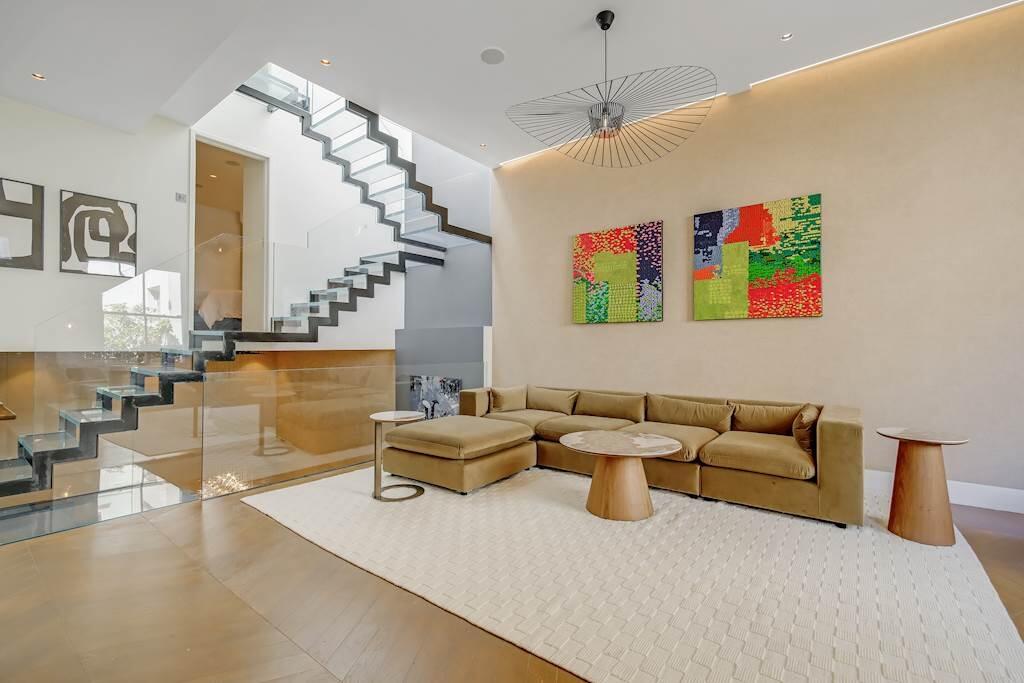 4 bed Detached for rent in Paddington. From Lyons London - Hackney