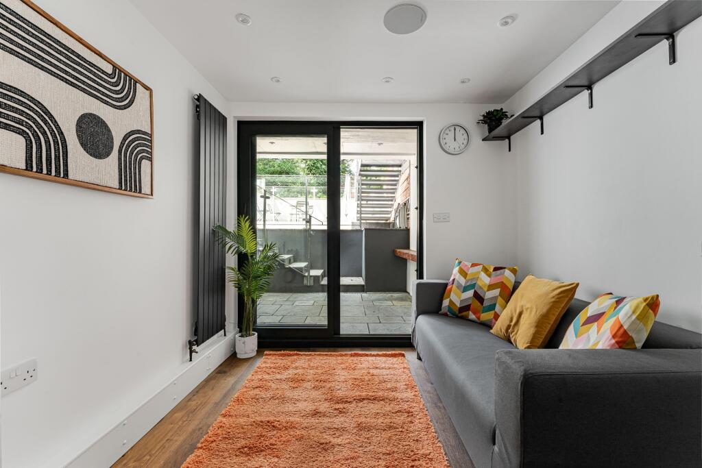 2 bed Apartment for rent in Hackney. From Lyons London - Hackney