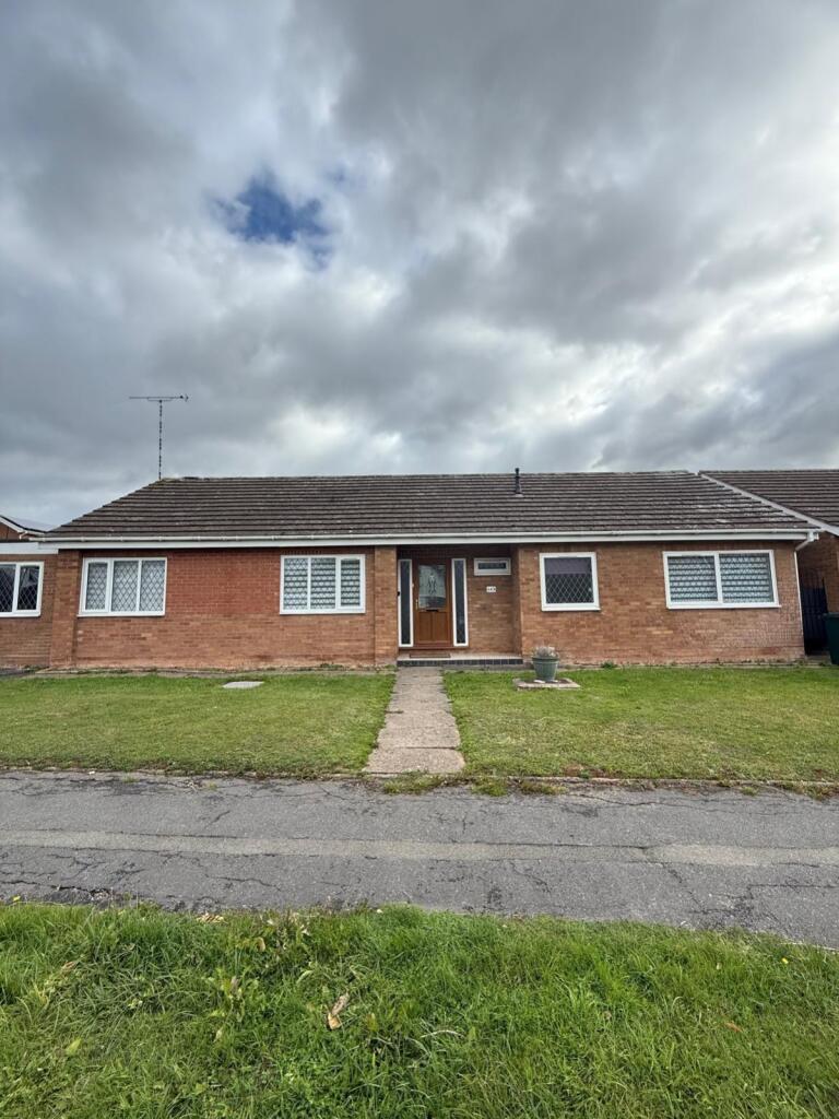 6 bed Detached bungalow for rent in Westwood Heath. From 1st Sales and Lettings - Coventry