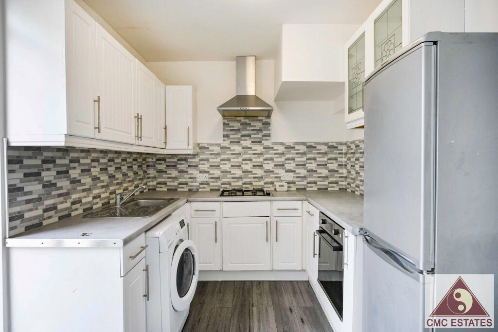 2 bed Mid Terraced House for rent in Hornchurch. From CMC Estates - Walthamstow