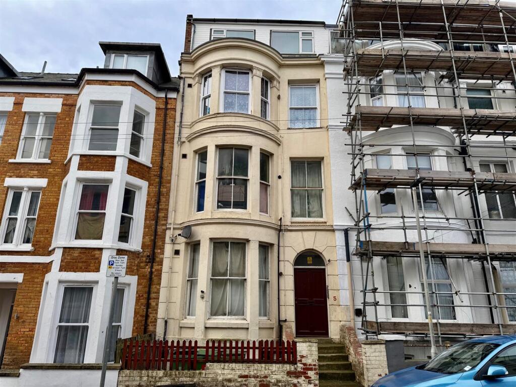 2 bed 1st Floor Flat for rent in Scarborough. From Colin Ellis Estate Agents - Scarborough