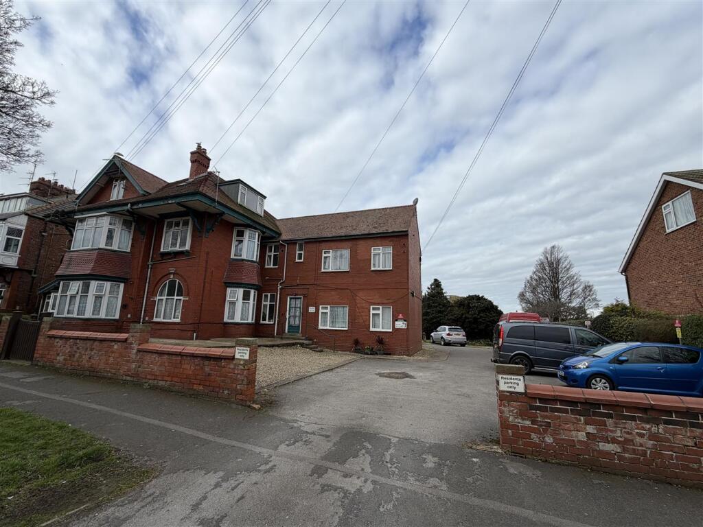 2 bed 1st Floor Flat for rent in Bridlington. From Colin Ellis Estate Agents - Scarborough