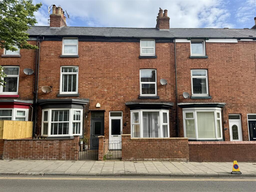 4 bed Mid Terraced House for rent in Scarborough. From Colin Ellis Estate Agents - Scarborough