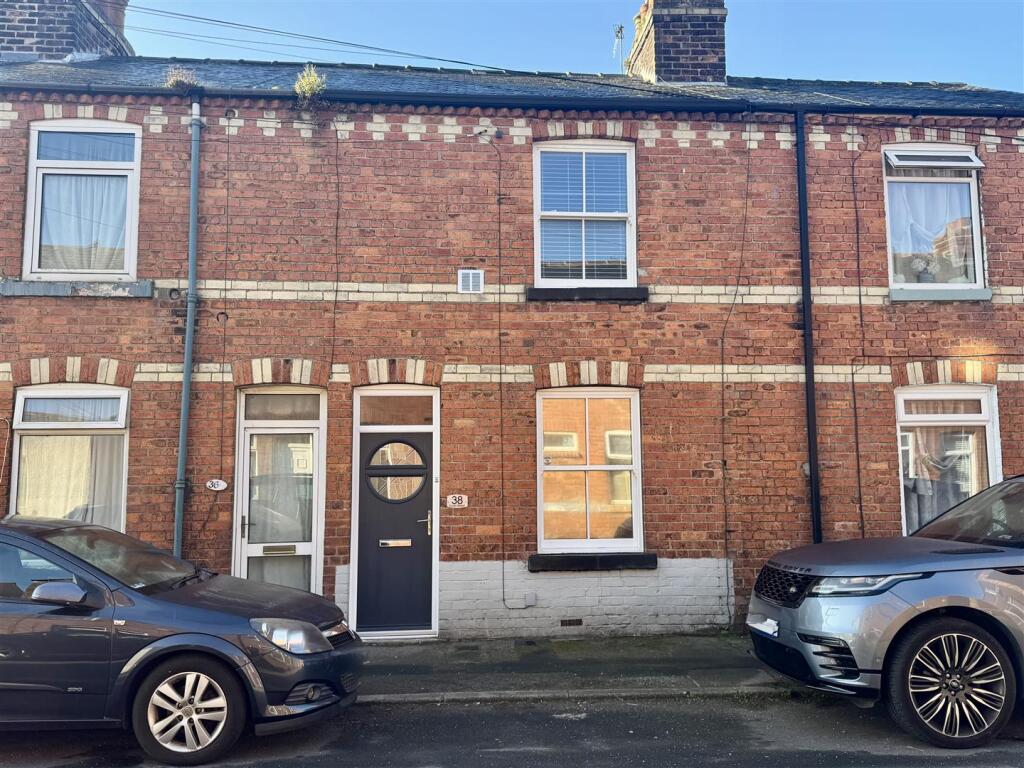 2 bed Mid Terraced House for rent in Irton. From Colin Ellis Estate Agents - Scarborough 2 bed Mid Terraced House for rent in Irton. From Colin Ellis Estate Agents - Scarborough