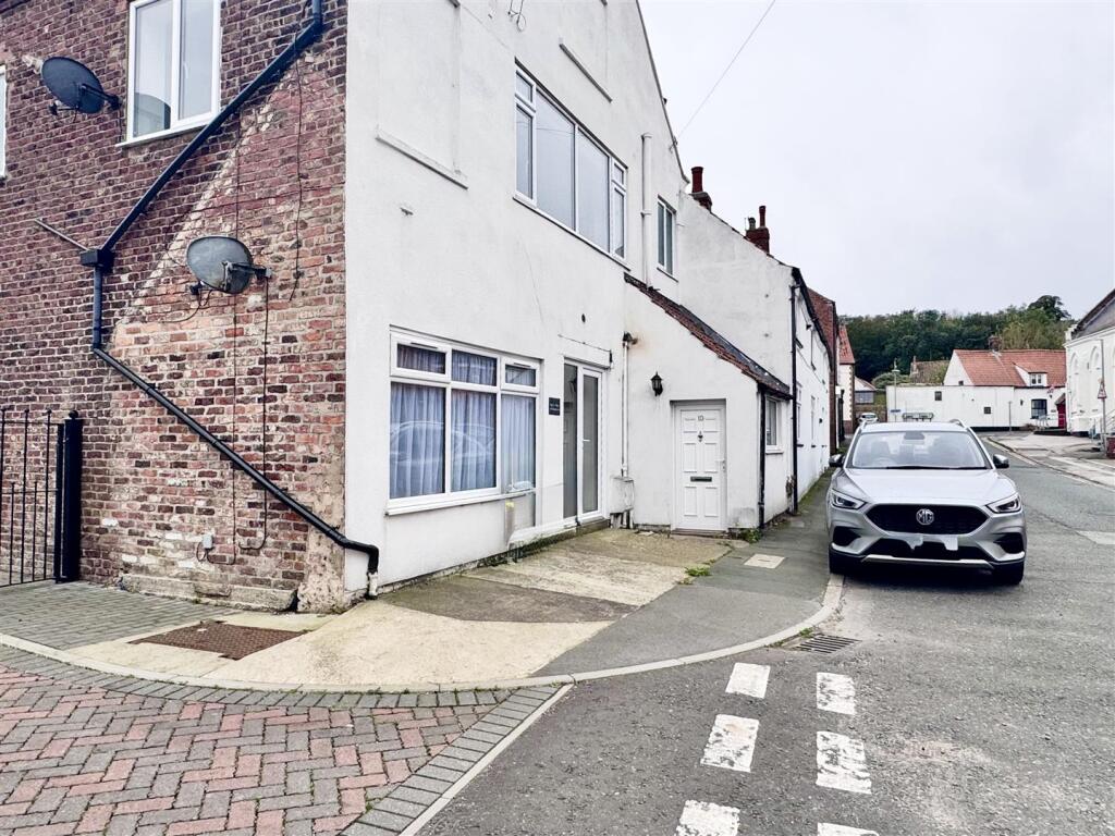 2 bed 1st Floor Flat for rent in Hunmanby. From Colin Ellis Estate Agents - Scarborough 2 bed 1st Floor Flat for rent in Hunmanby. From Colin Ellis Estate Agents - Scarborough