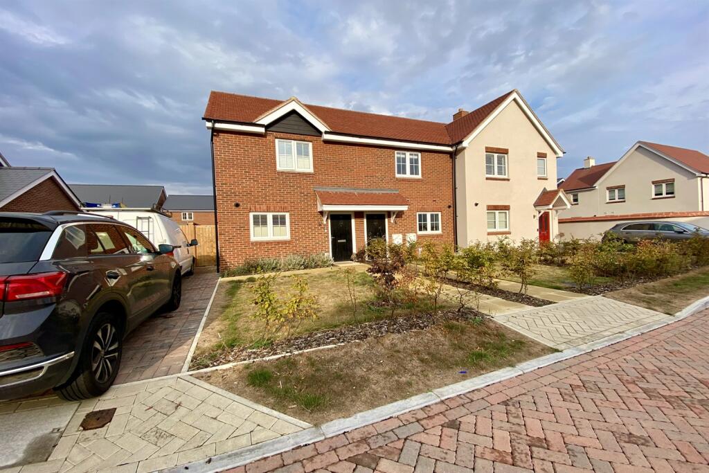 2 bed Semi-Detached House for rent in Haddenham. From College and County - Thame