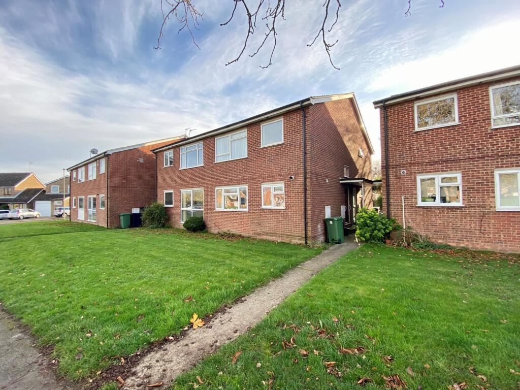 2 bed Apartment for rent in Thame. From College & County ltd - Thame