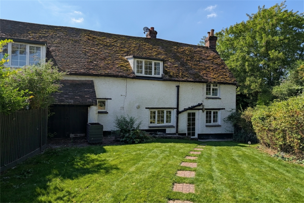 3 bed Semi Detached for rent in Cuddington. From College & County ltd - Thame 3 bed Semi Detached for rent in Cuddington. From College & County ltd - Thame