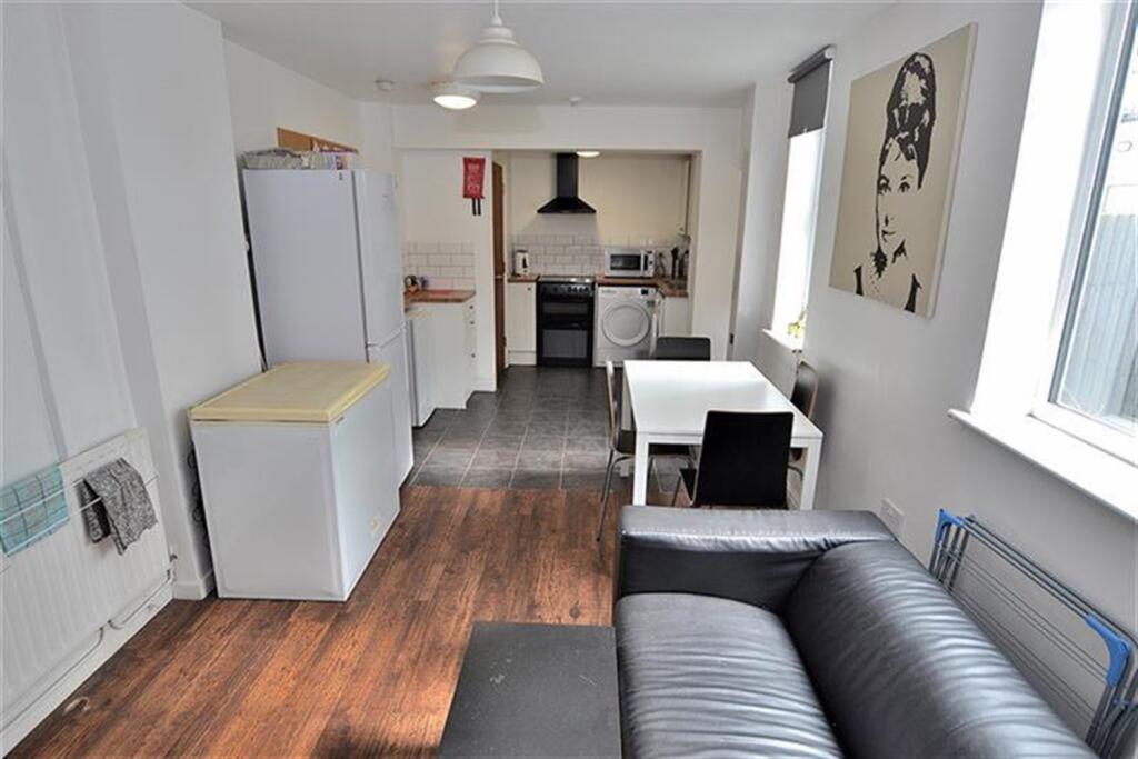 1 bed Block for rent in Perton. From Concentric Sales & Lettings - Wolverhampton