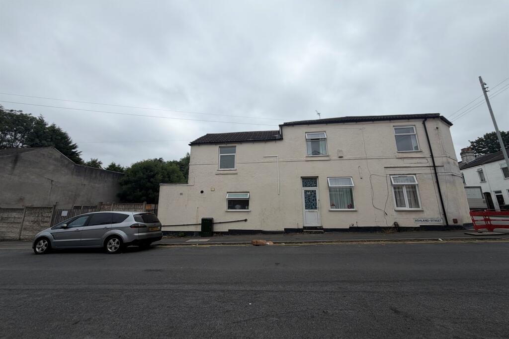 2 bed 1st Floor Flat for rent in Wolverhampton. From Concentric Sales & Lettings - Wolverhampton