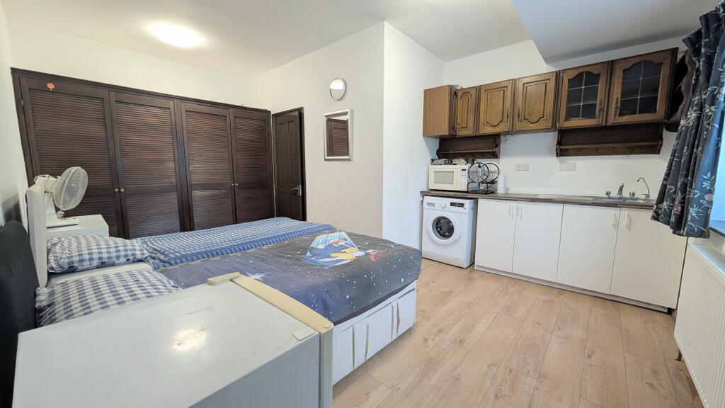 1 bed 1st Floor Flat for rent in Pinner. From Connells Lettings - Harrow