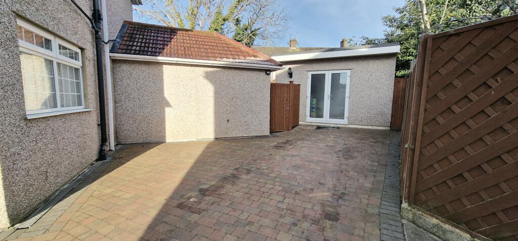 4 bed Studio for rent in Watford. From Connells Lettings - Watford 4 bed Studio for rent in Watford. From Connells Lettings - Watford