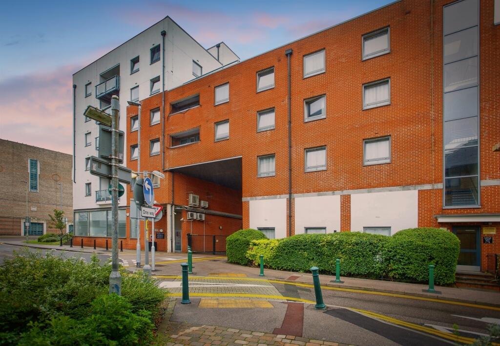 2 bed Penthouse for rent in Watford. From Connells Lettings - Watford