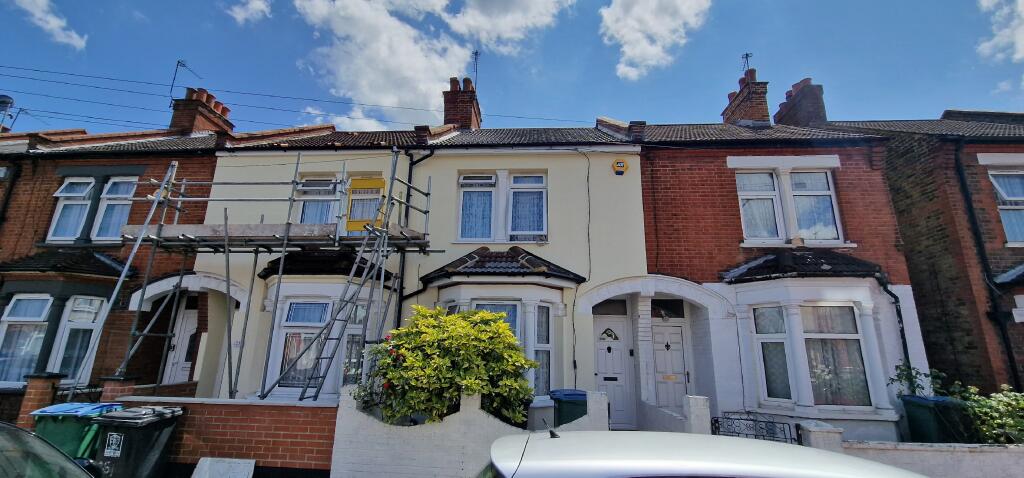 3 bed Detached for rent in Watford. From Connells Lettings - Watford 3 bed Detached for rent in Watford. From Connells Lettings - Watford