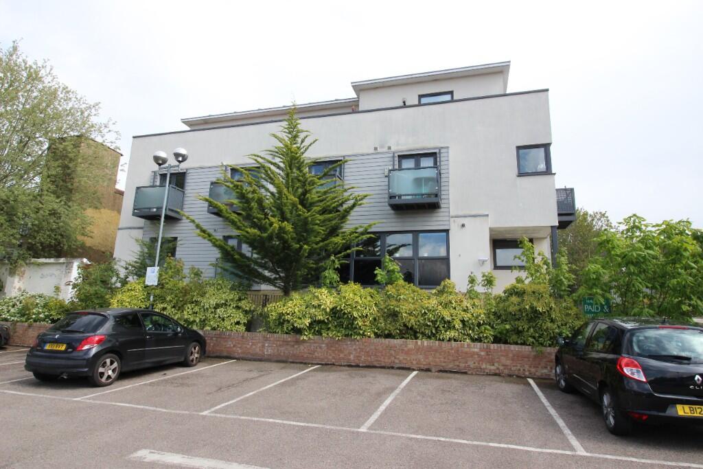 2 bed Apartment for rent in Worcester Park. From Connor Prince - Worcester Park