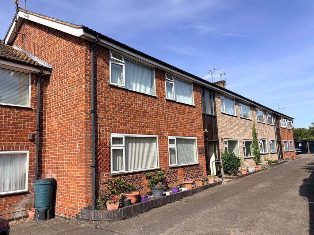 2 bed 1st Floor Flat for rent in Leicester. From Aston & Co - Wigston