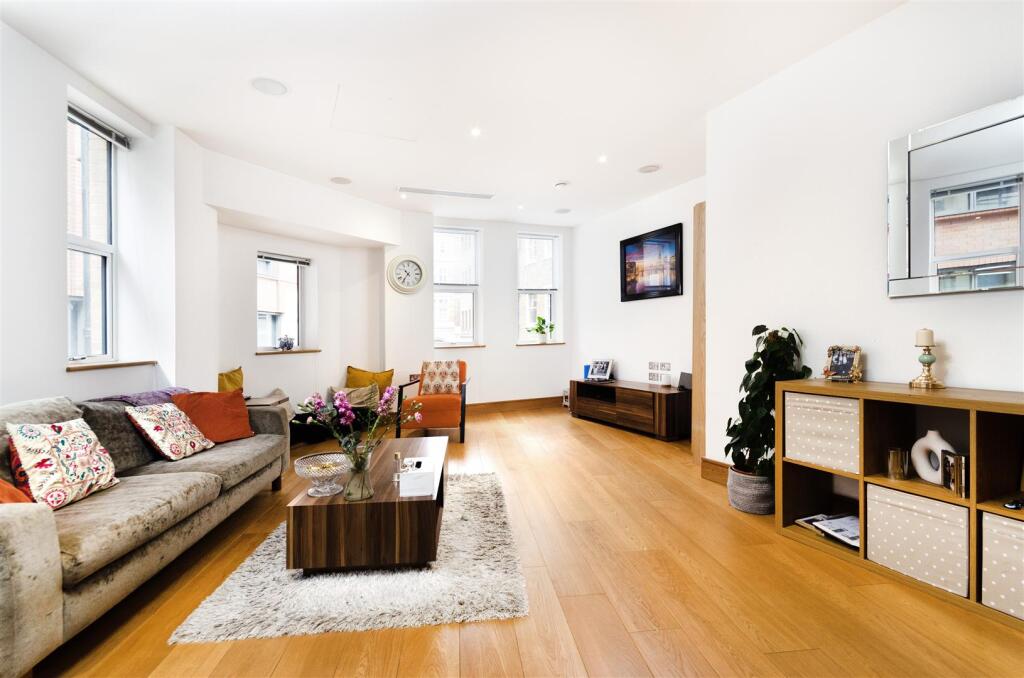 2 bed Apartment for rent in London. From Coopers - London