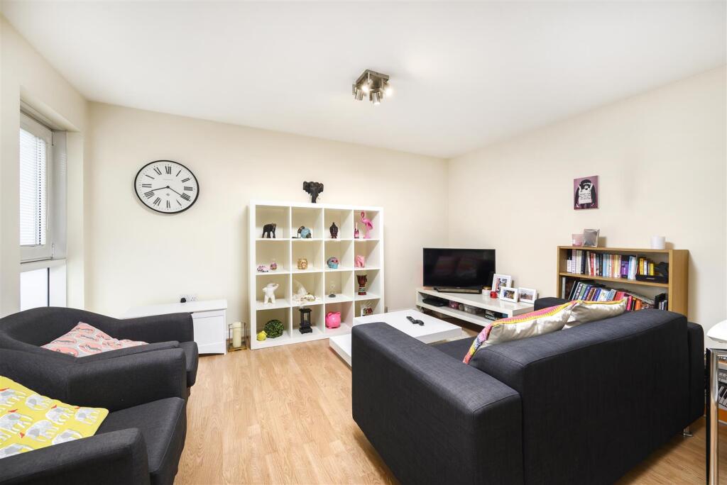 1 bed 1st Floor Flat for rent in Poplar. From Coopers - London