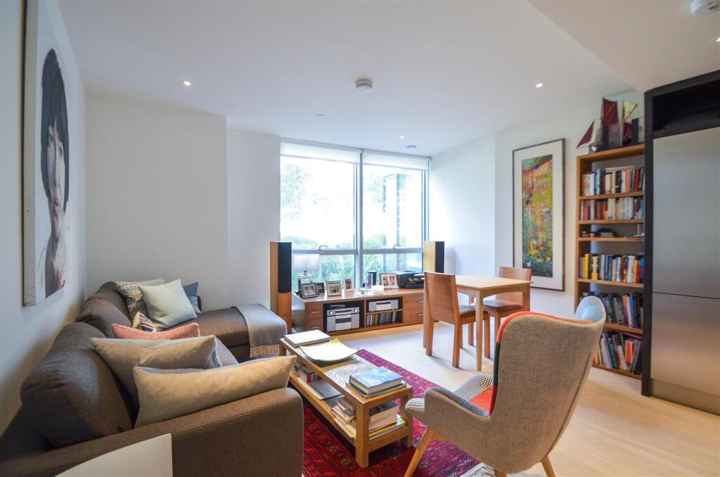 1 bed 1st Floor Flat for rent in Poplar. From Coopers - London