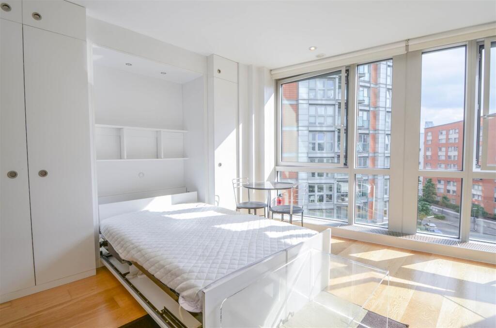 4 bed Studio for rent in London. From Coopers - London