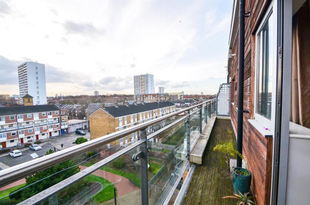 2 bed Apartment for rent in London. From Coopers - London