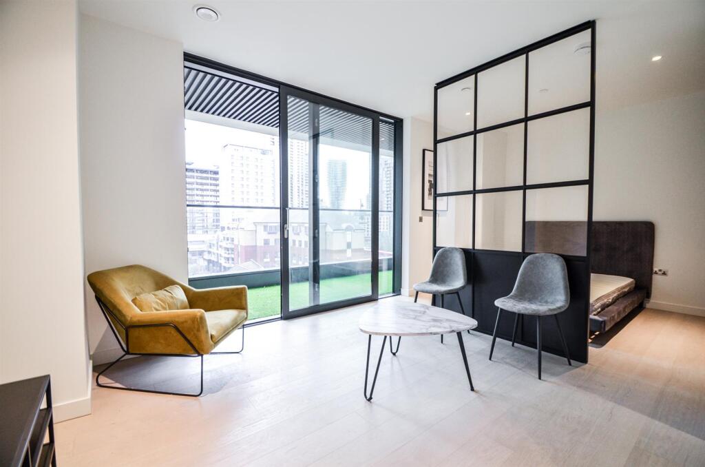 4 bed 1st Floor Flat for rent in Poplar. From Coopers - London