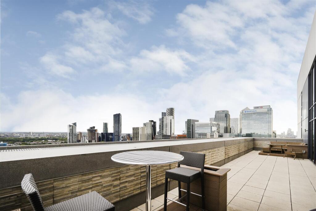 2 bed Duplex for rent in Poplar. From Coopers - London