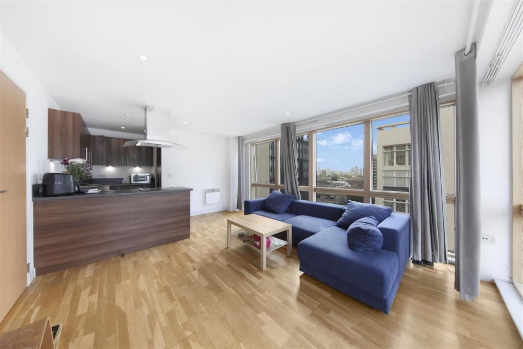 2 bed Apartment for rent in London. From Coopers - London
