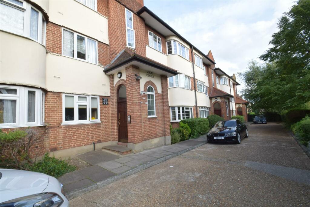 2 bed Apartment for rent in Harrow. From Coopers - Pinner