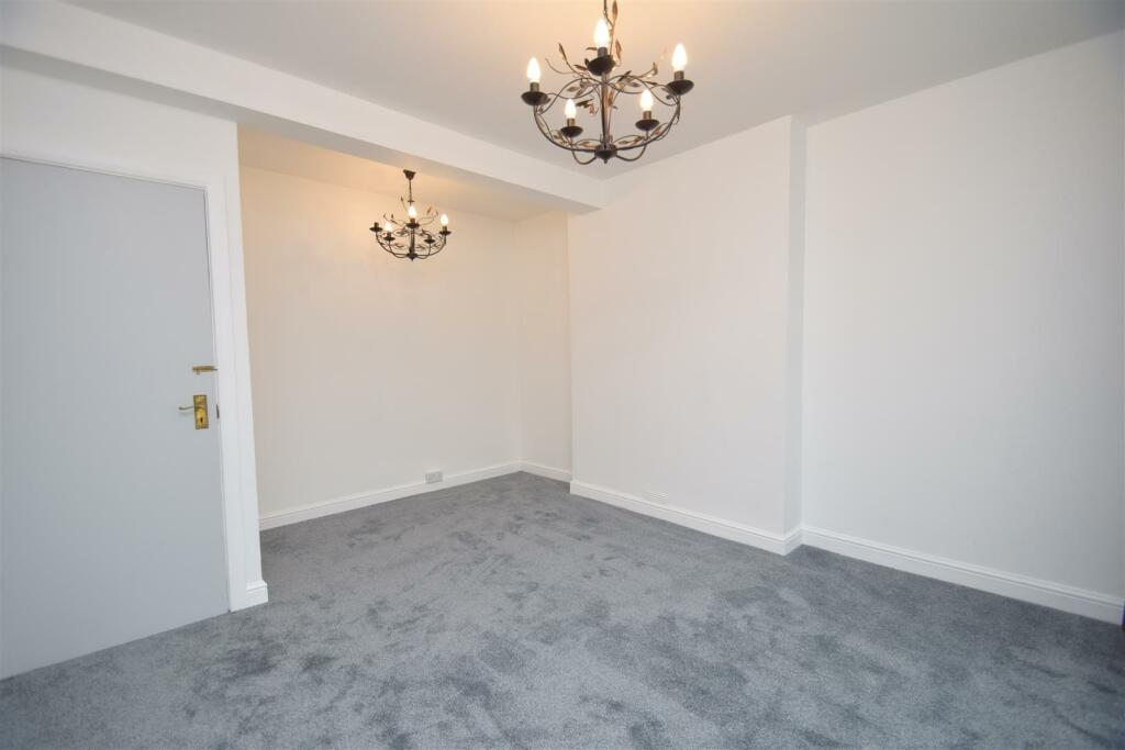 3 bed Apartment for rent in Pinner. From Coopers - Pinner