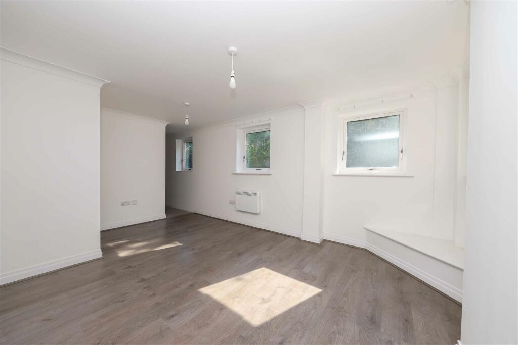 2 bed Apartment for rent in Watford. From Coopers - Pinner