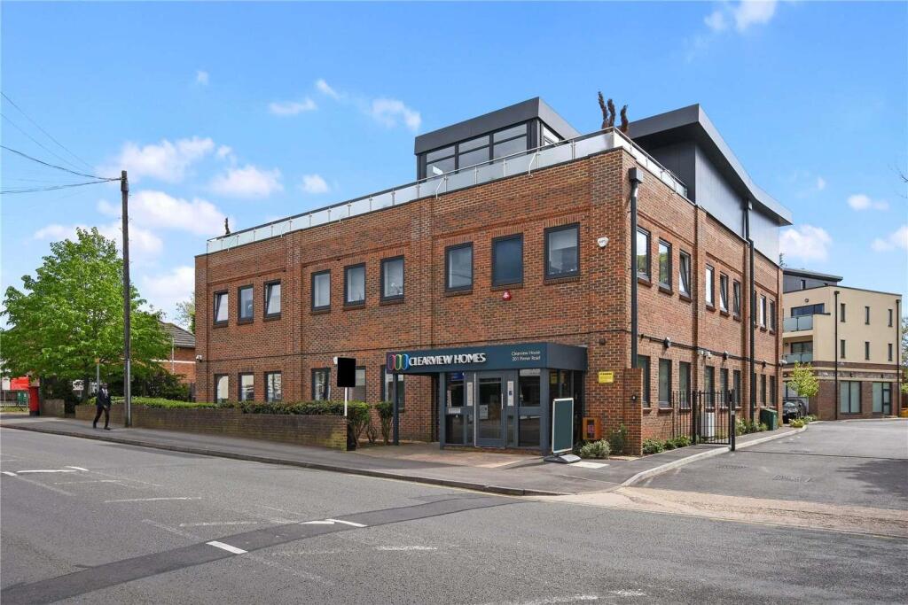 1 bed Apartment for rent in Northwood. From Coopers - Pinner