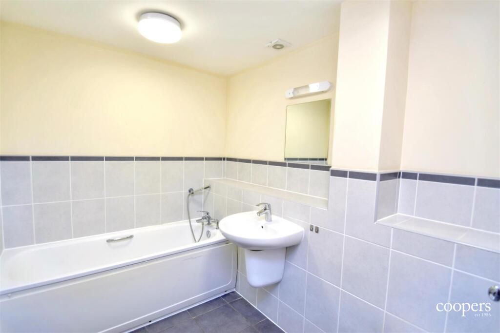 2 bed Apartment for rent in Watford. From Coopers - Pinner 2 bed Apartment for rent in Watford. From Coopers - Pinner