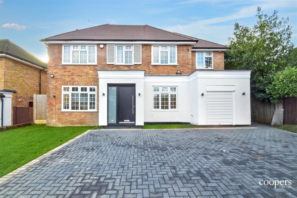 6 bed Detached for rent in Northwood. From Coopers - Pinner