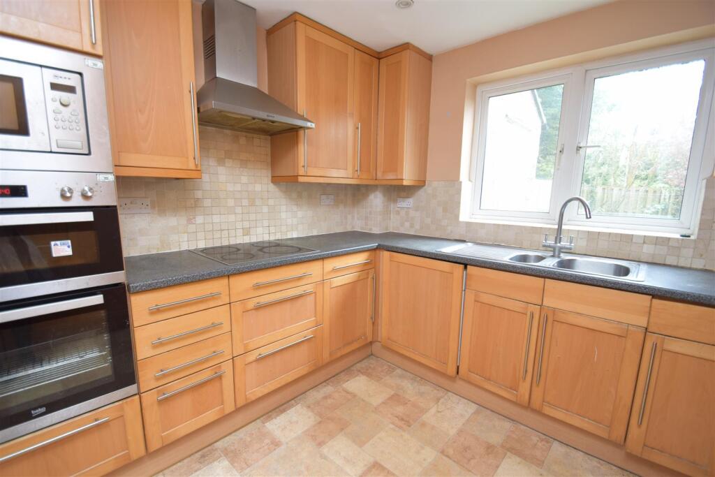 2 bed End of Terrace for rent in Northwood. From Coopers - Pinner