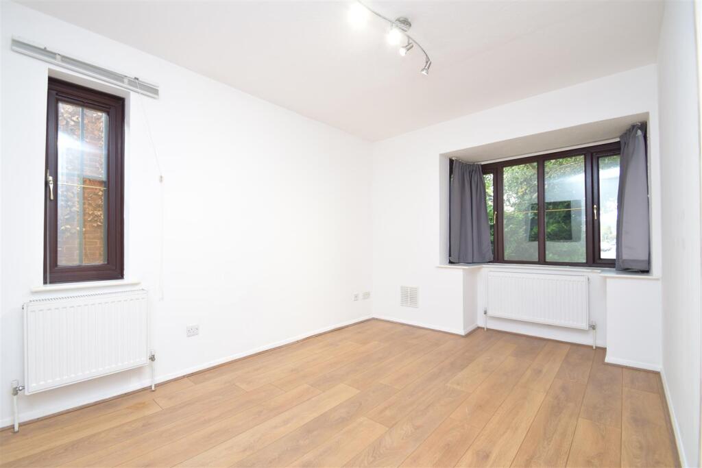 1 bed Apartment for rent in Northwood. From Coopers - Pinner