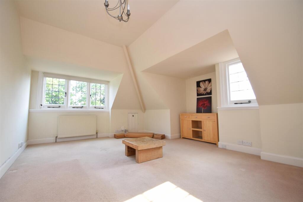 2 bed Apartment for rent in Northwood. From Coopers - Pinner