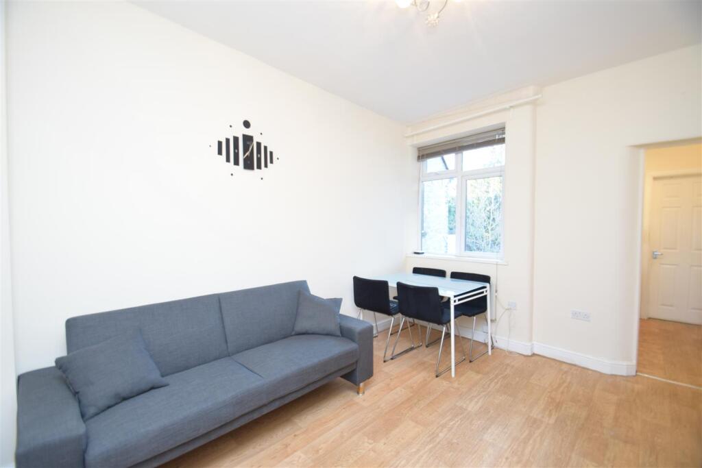 1 bed Apartment for rent in Hendon. From Coopers - Pinner 1 bed Apartment for rent in Hendon. From Coopers - Pinner