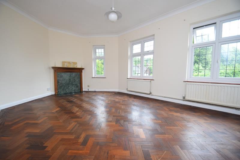 3 bed Apartment for rent in Northwood. From Coopers - Pinner