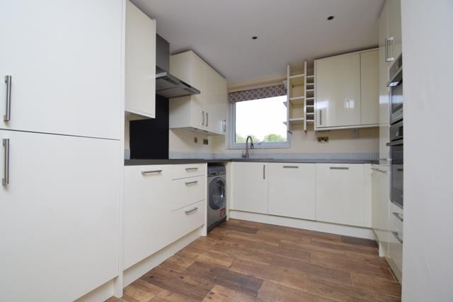 2 bed Apartment for rent in Northwood. From Coopers - Pinner