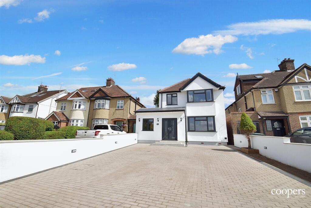 4 bed Detached for rent in Watford. From Coopers - Pinner 4 bed Detached for rent in Watford. From Coopers - Pinner