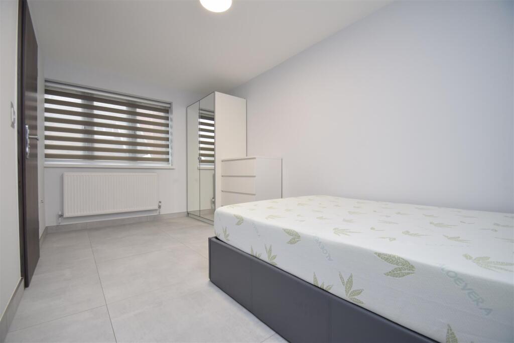 4 bed Studio for rent in Wembley. From Coopers - Pinner