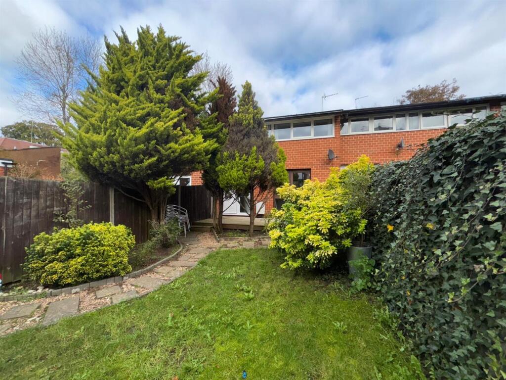 2 bed Mid Terraced House for rent in Northwood. From Coopers - Pinner